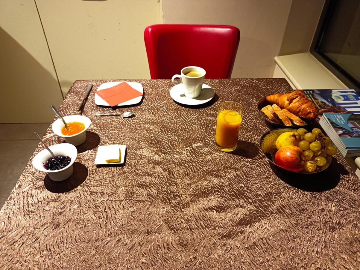 Les Pierres Folles Acomodação com café da manhã Rozier-en-Donzy Exterior foto